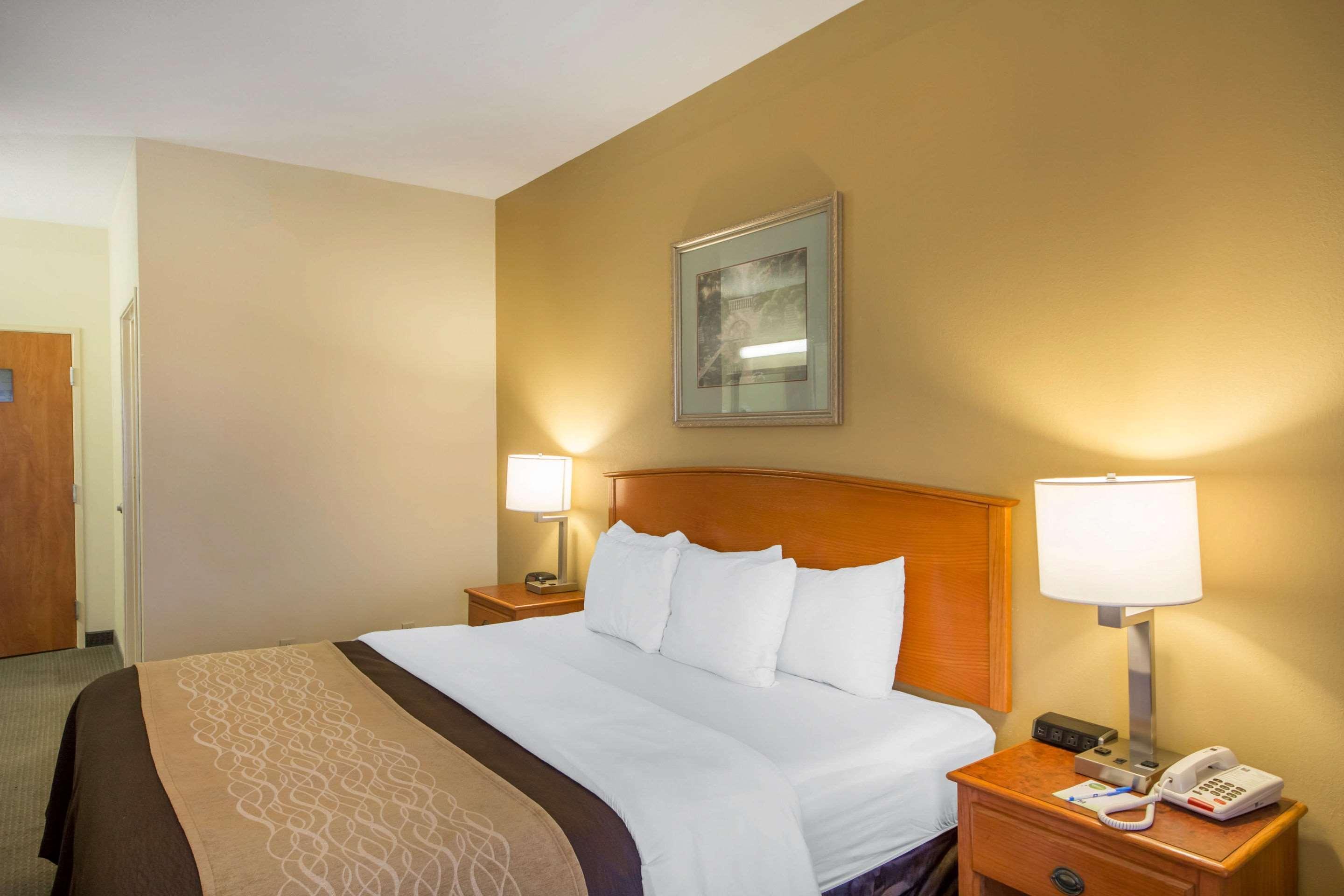 Quality Inn & Suites Midamerica Industrial Park Area Pryor Creek Exterior foto