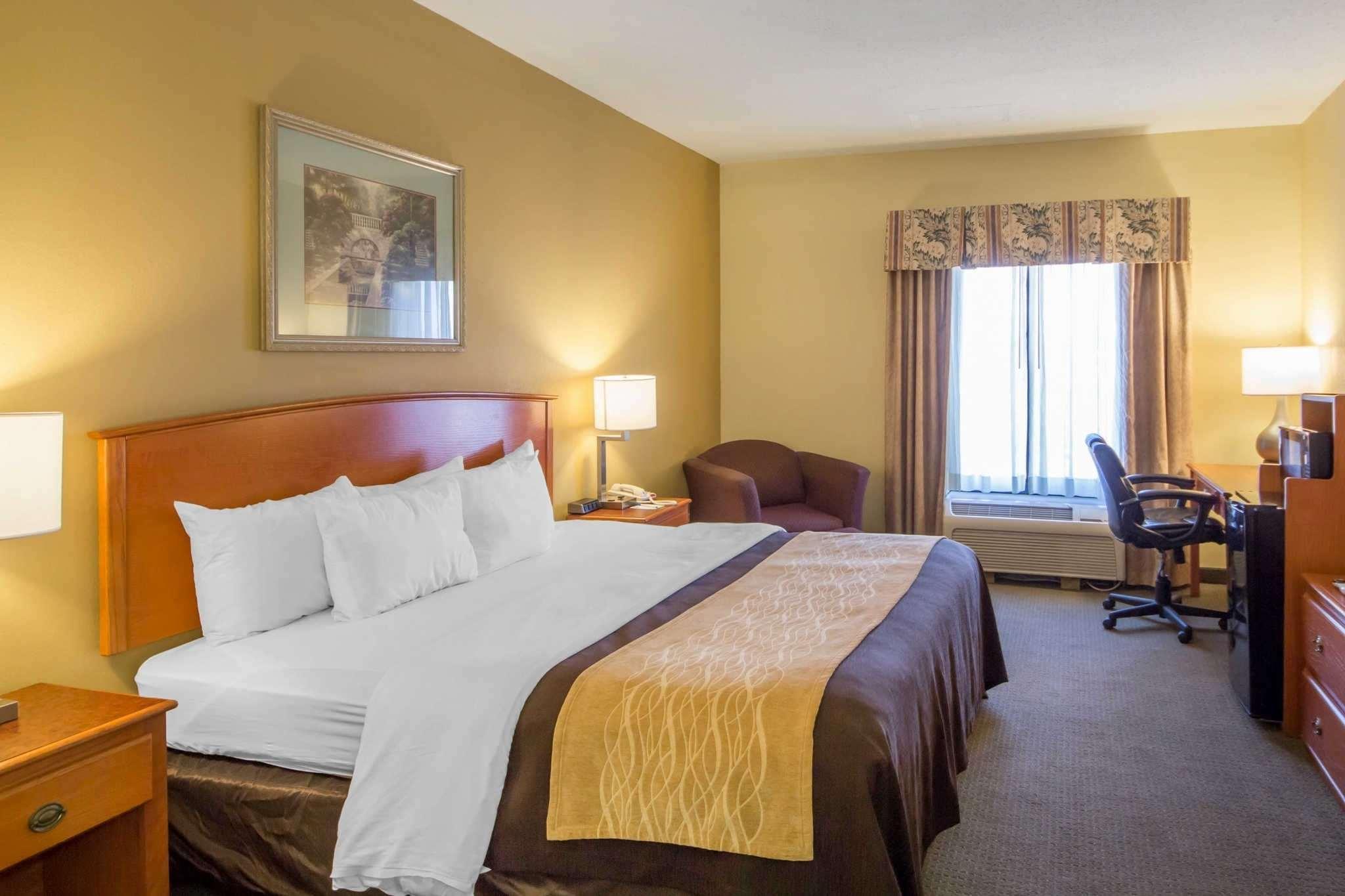 Quality Inn & Suites Midamerica Industrial Park Area Pryor Creek Exterior foto
