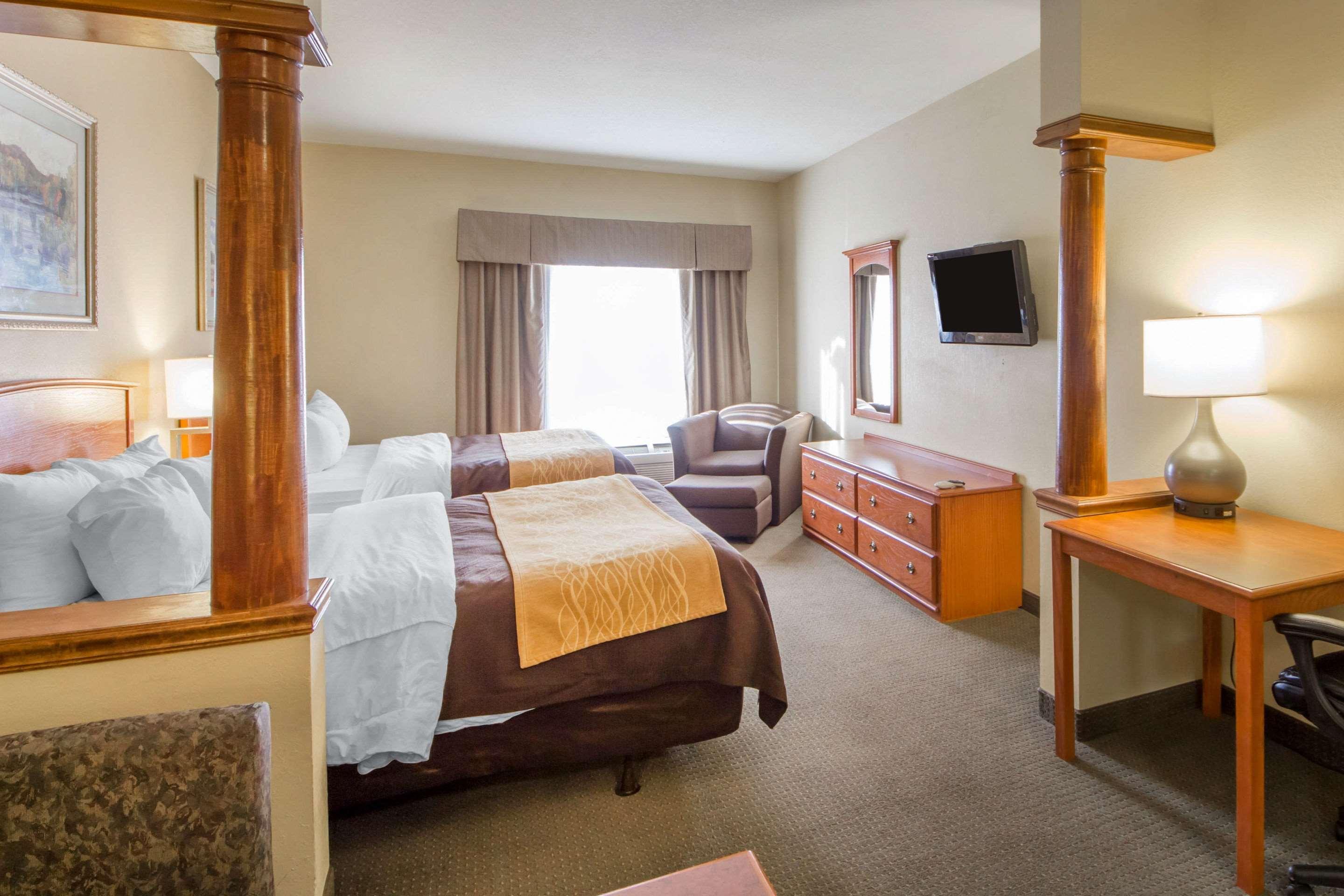 Quality Inn & Suites Midamerica Industrial Park Area Pryor Creek Exterior foto