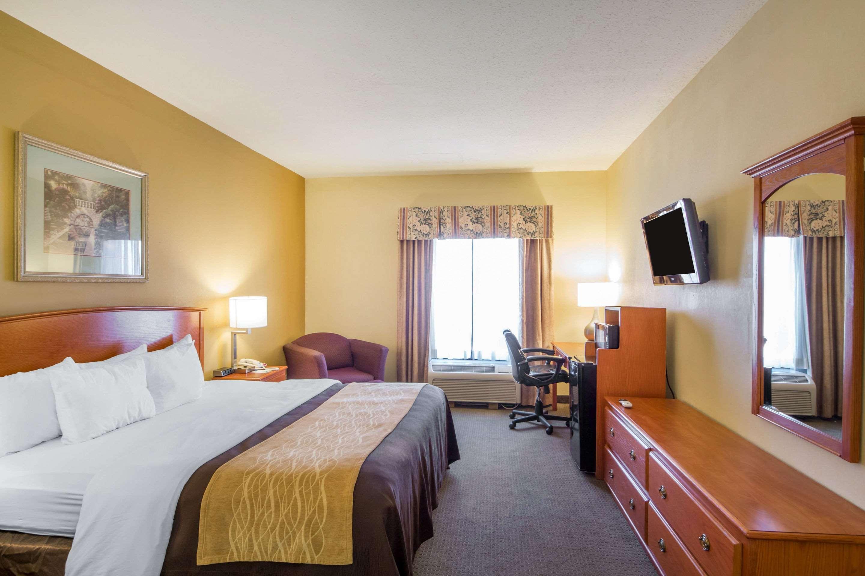 Quality Inn & Suites Midamerica Industrial Park Area Pryor Creek Exterior foto