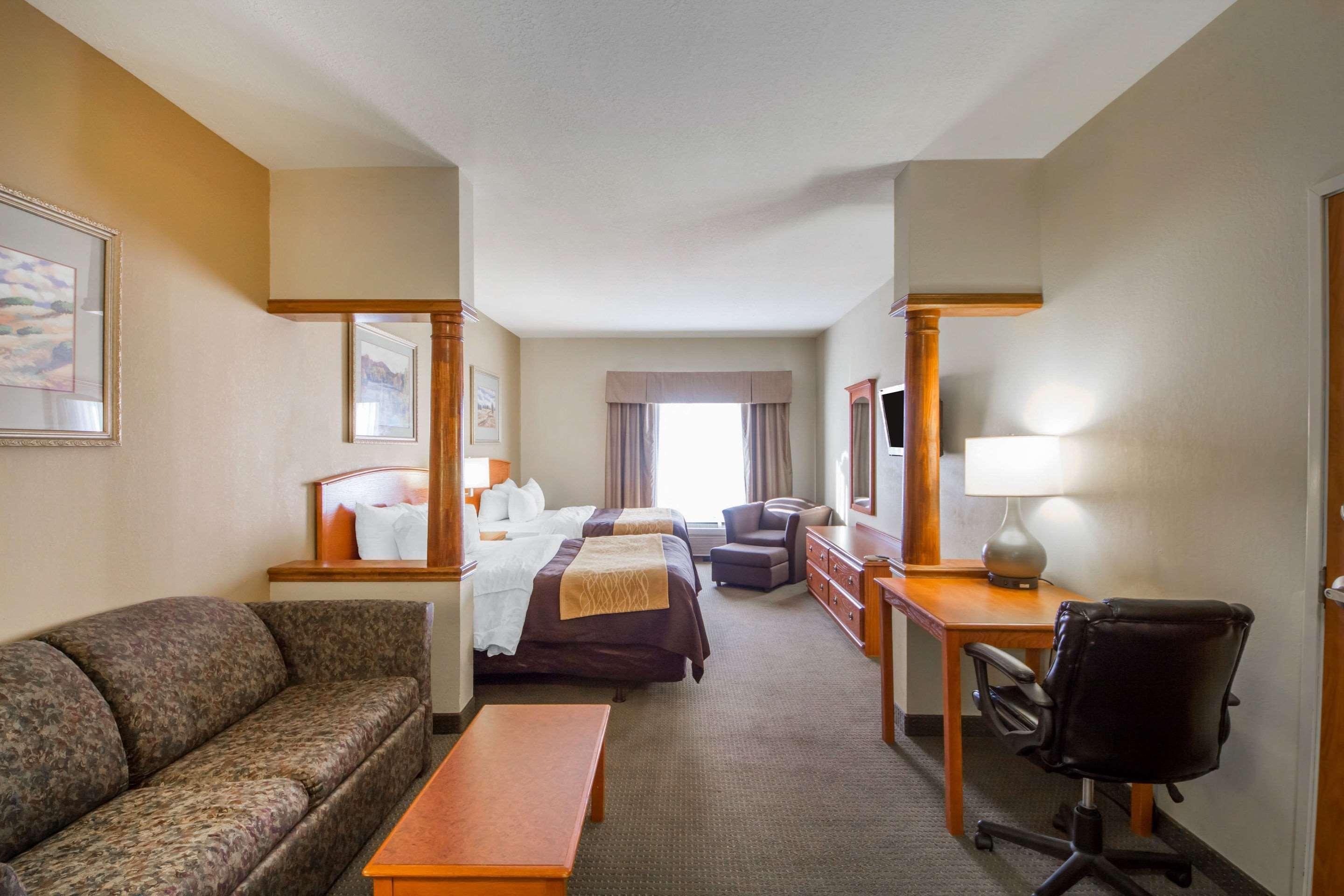 Quality Inn & Suites Midamerica Industrial Park Area Pryor Creek Exterior foto