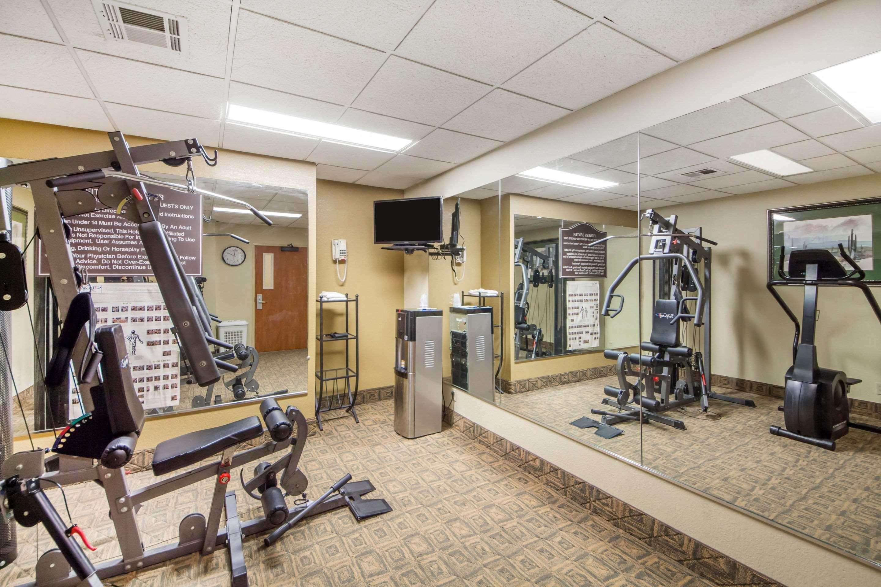 Quality Inn & Suites Midamerica Industrial Park Area Pryor Creek Exterior foto