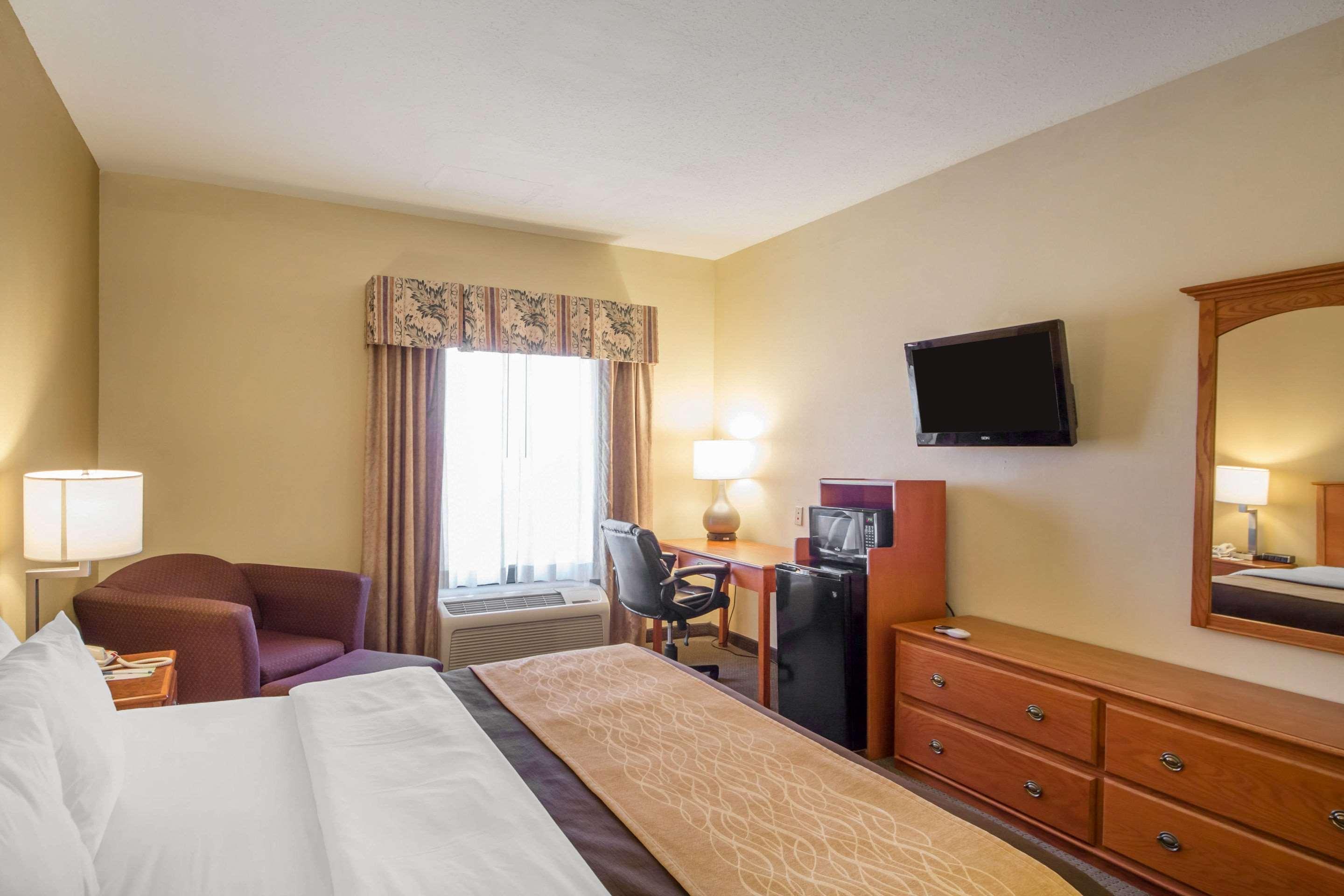 Quality Inn & Suites Midamerica Industrial Park Area Pryor Creek Exterior foto
