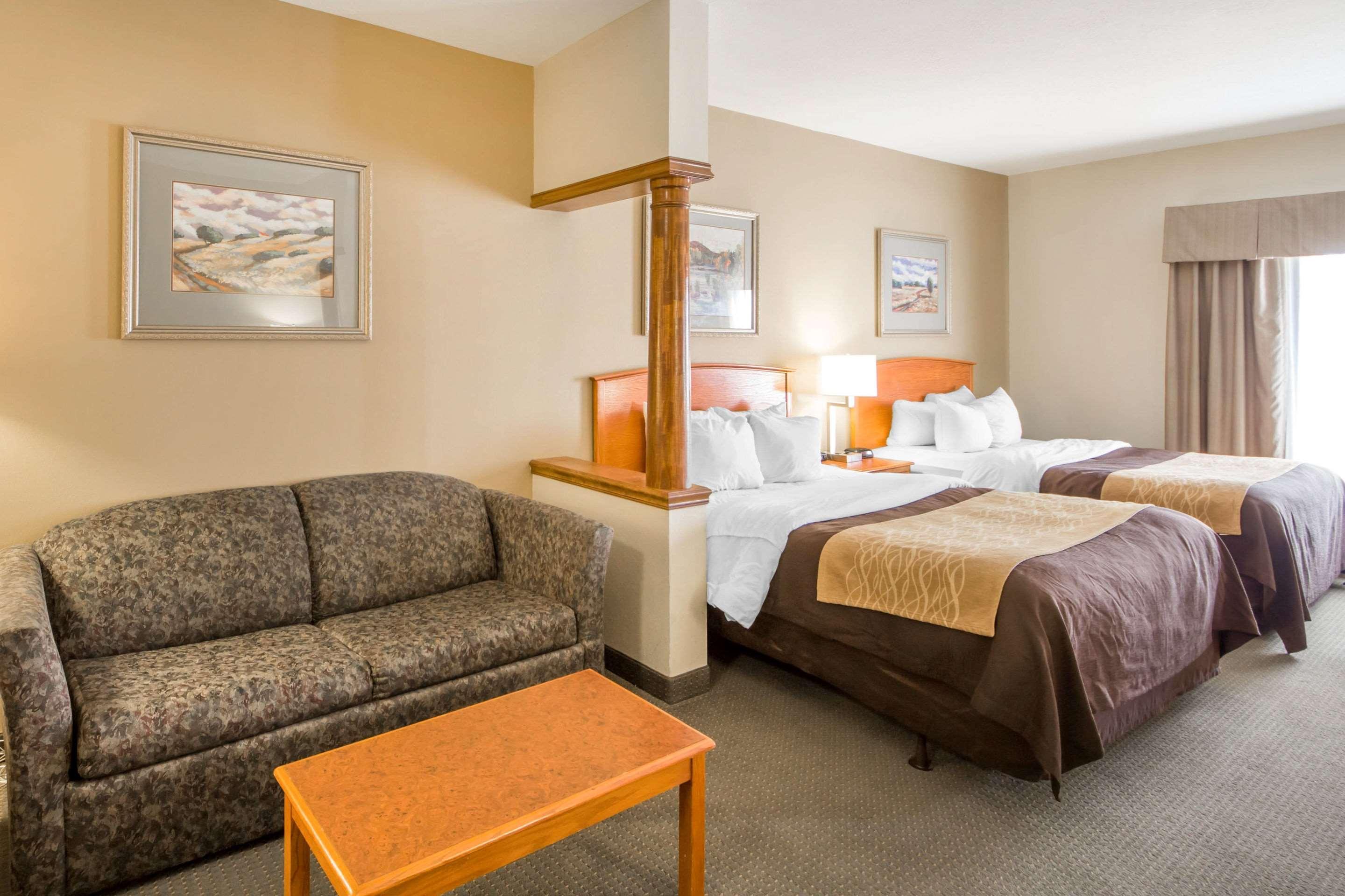 Quality Inn & Suites Midamerica Industrial Park Area Pryor Creek Exterior foto