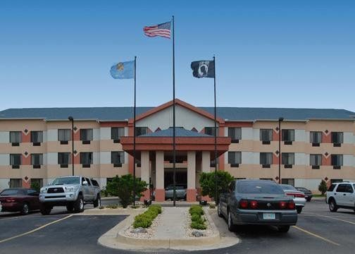 Quality Inn & Suites Midamerica Industrial Park Area Pryor Creek Exterior foto