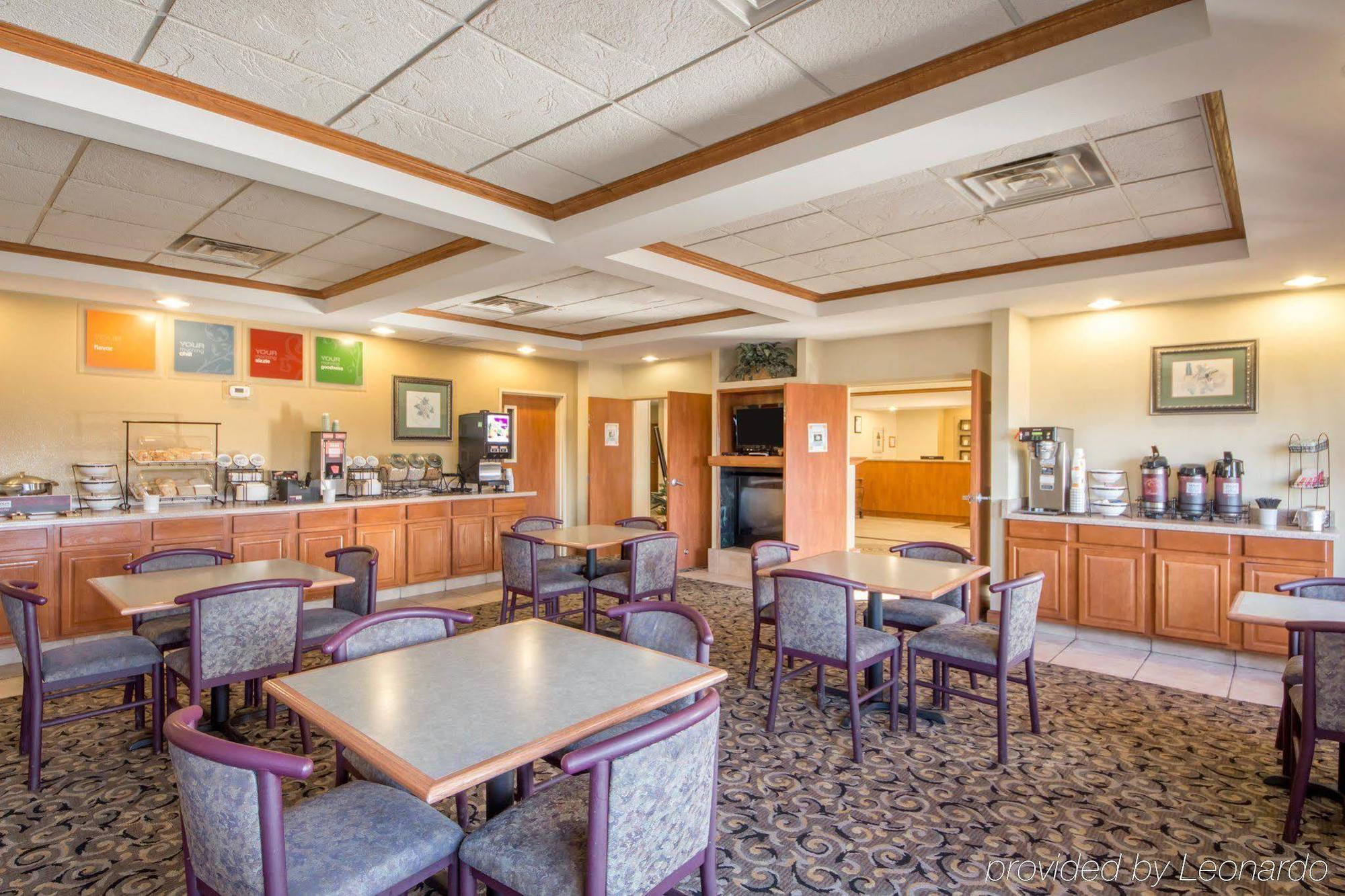 Quality Inn & Suites Midamerica Industrial Park Area Pryor Creek Exterior foto
